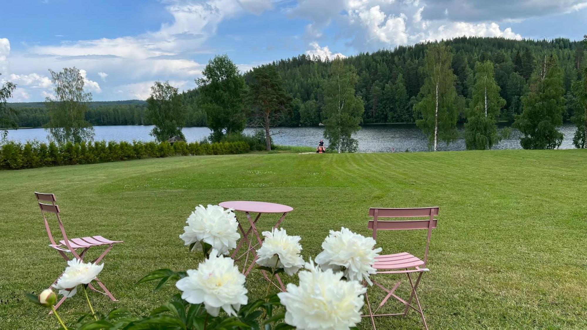 Vanha Koulu Suolahti Exterior photo